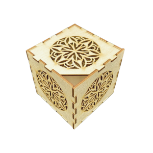 Drewniane pudełko ażurowe szkatułka ze sklejki zamykane decoupage 10x10 