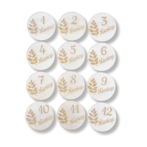 Drewniane tabliczki do zdjęć dziecka z miesiącami 